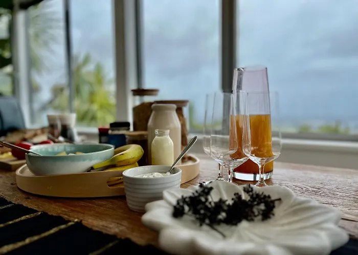 The Lighthouse - Free Breakfast With Stunning Mountain & Sea Views Bed & Breakfast Christchurch